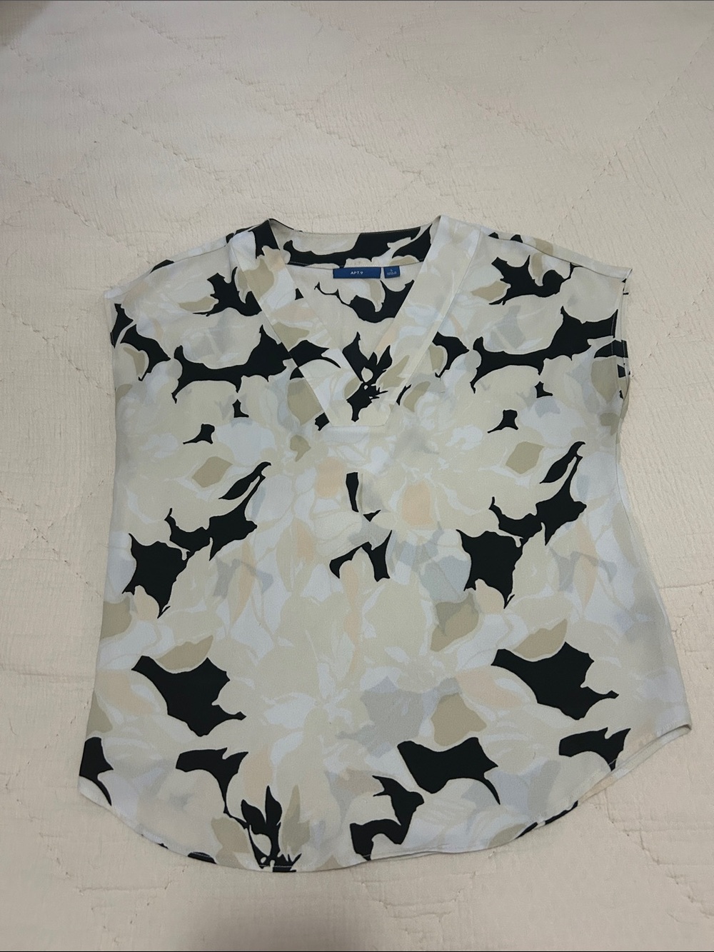 Ann Taylor Black Cream Floral V-Neck Cap-Sleeve Blouse